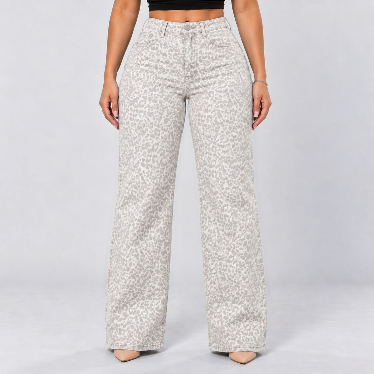 White Leopard | Front view